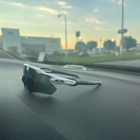 Oakley Radar Range Sunglasses -
White - Picture 2 of 4